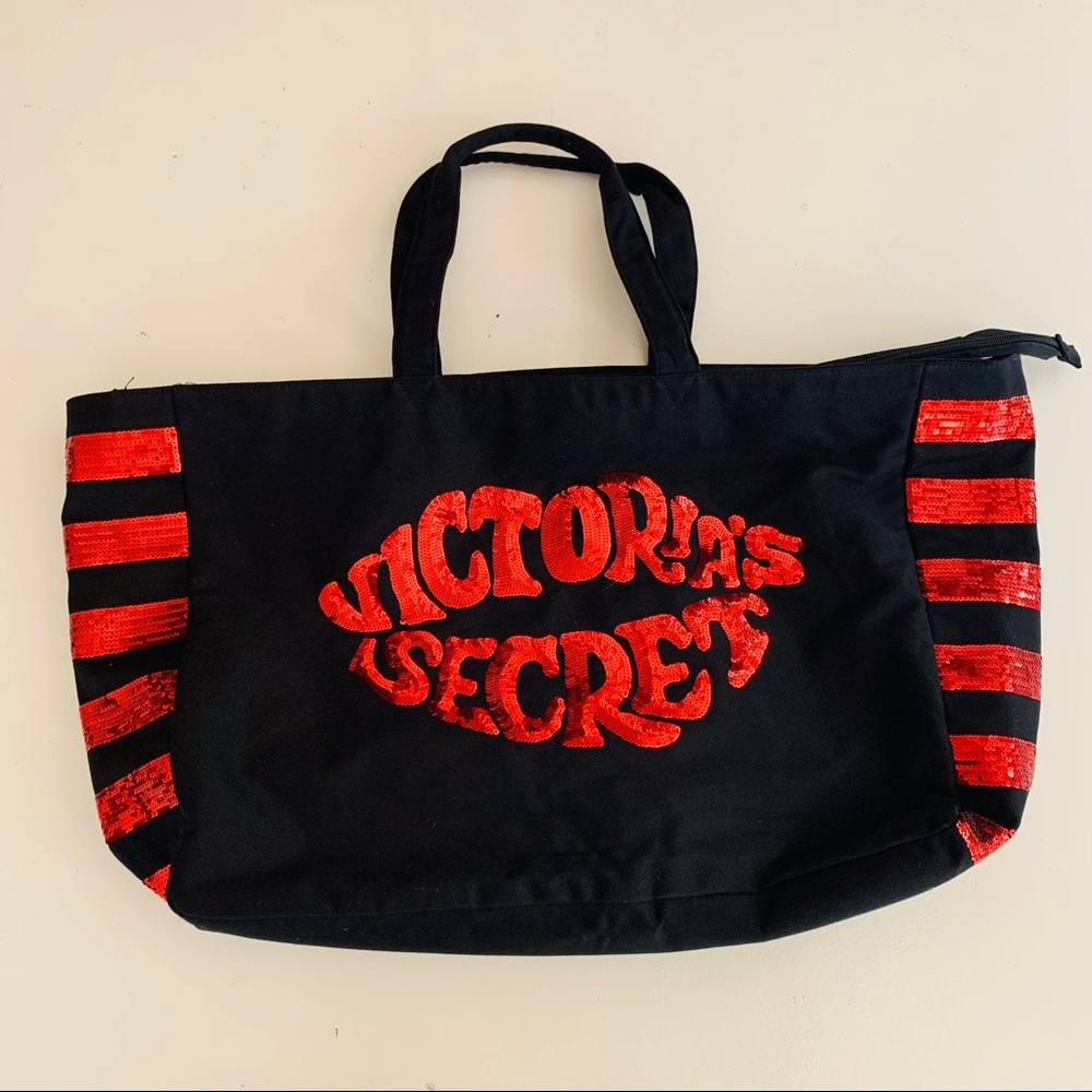 Victoria’s Secret Sequin Lips Large Tote Bag - Picture 2 of 9